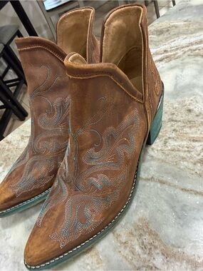 Circle G Brown Leather Western Ankle Boots with Turquoise Stitching